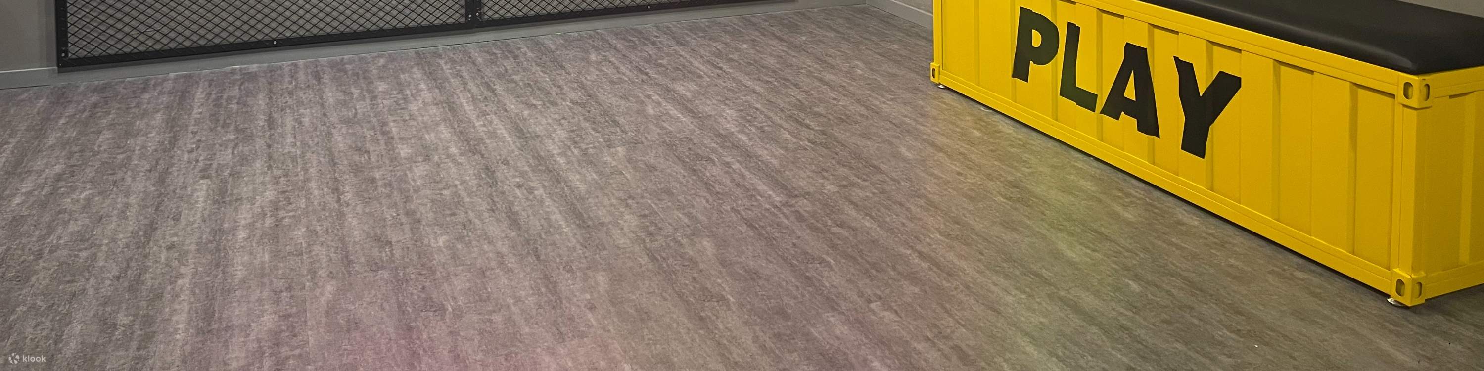 Paint Bomber 沉浸式任务游戏，玩家需要进行5个阶段的高科技虚拟视频游戏